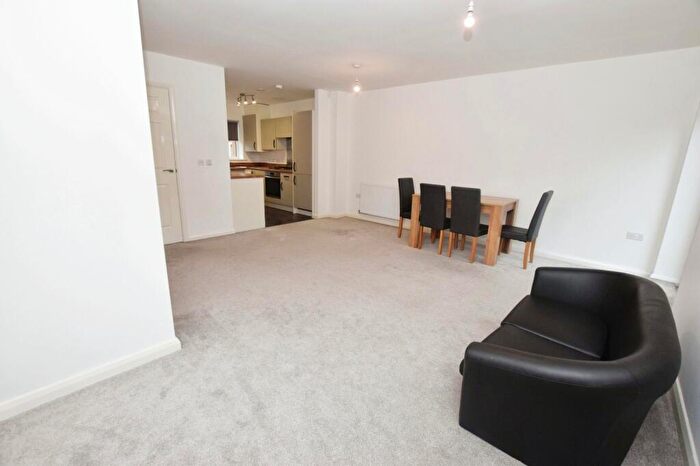 3 Bedroom Terraced House To Rent In Ardeen Walk, Ardwick, Manchester, M13