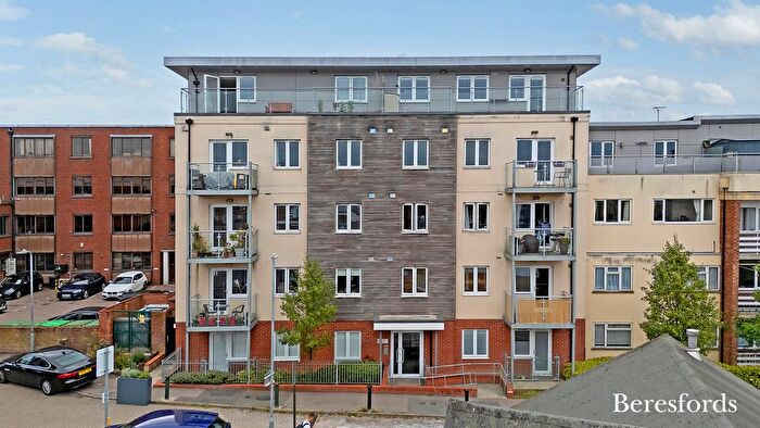 2 Bedroom Flat For Sale In St. Ediths Court, Billericay, CM12