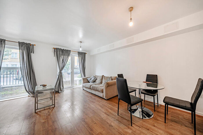 2 Bedroom Apartment For Sale In Chandler Way, London, SE15