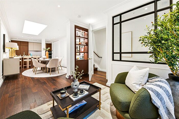 3 Bedroom Mews To Rent In Charles Street, Mayfair, London, W1J