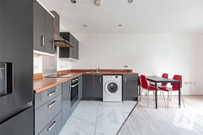 1 Bedroom Flat For Sale In Minter Road, Barking, IG11