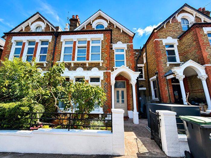 2 Bedroom Flat For Sale In Halesworth Road, London, SE13