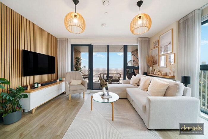 2 Bedroom Flat For Sale In Lakeside Drive, London, NW10