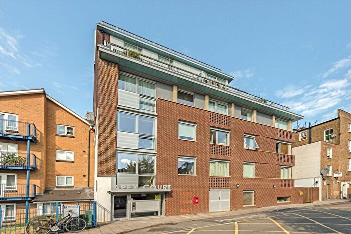 1 Bedroom Flat For Sale In Woodger Road, Shepherds Bush, W12