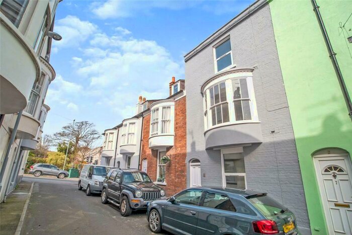 4 Bedroom House To Rent In Rodwell Street - Weymouth, DT4