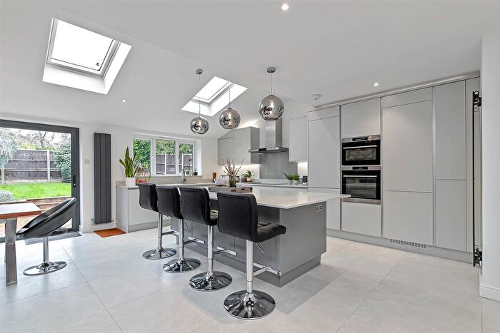 5 Bedroom Detached House For Sale In Toulmin Drive, St.Albans, AL3