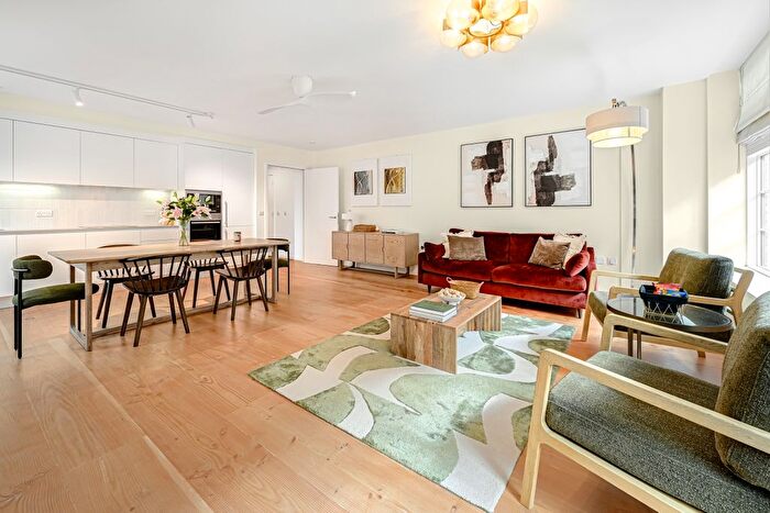 2 Bedroom Flat To Rent In Marshall Street, Soho, W1F