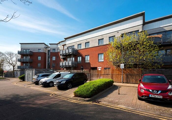 2 Bedroom Flat For Sale In Flat Lancaster House, Gunyard Mews, Charlton, London, SE18