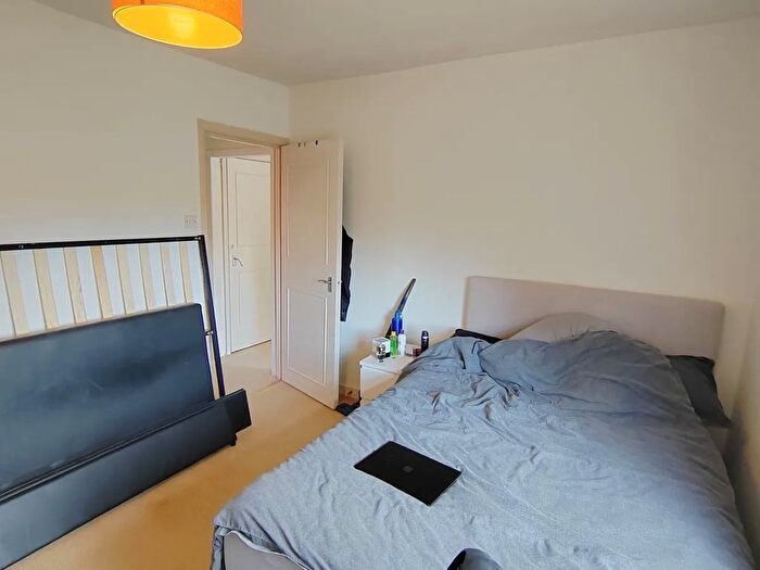 2 Bedroom Flat To Rent In Fordwych Road, Willesden, NW2
