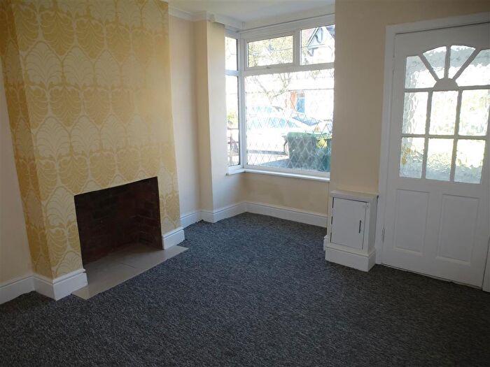 2 Bedroom Terraced House To Rent In Lightwoods Road, B67