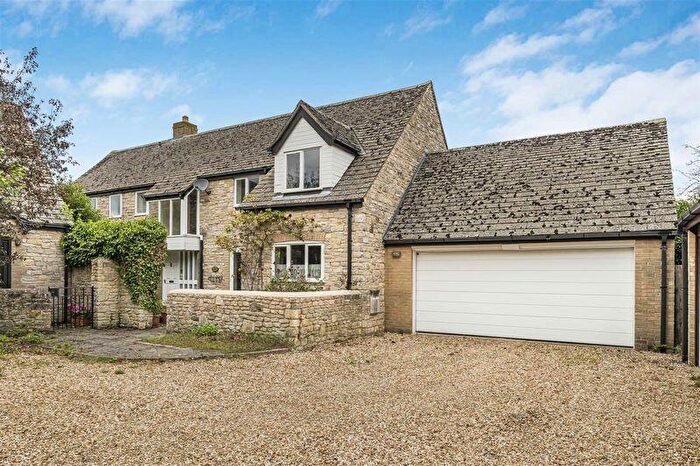 4 Bedroom Detached House For Sale In Shepherds Close, Weston On The Green, OX25