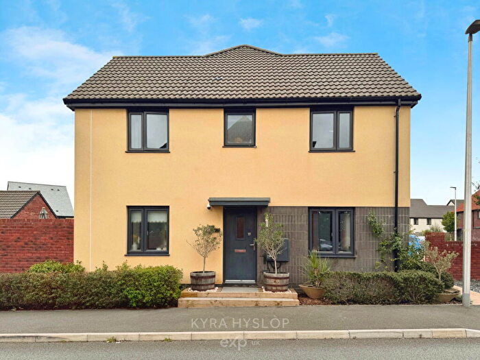4 Bedroom End Of Terrace House For Sale In Kingfisher Rise, Cranbrook, EX5