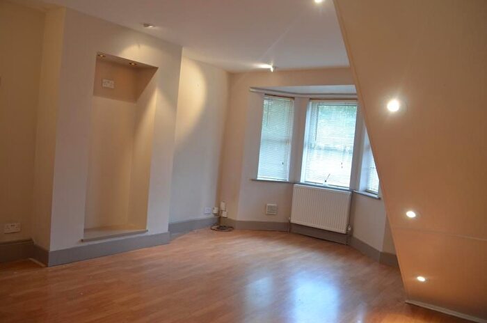 2 Bedroom Property To Rent In Eastfield Road, Enfield, EN3