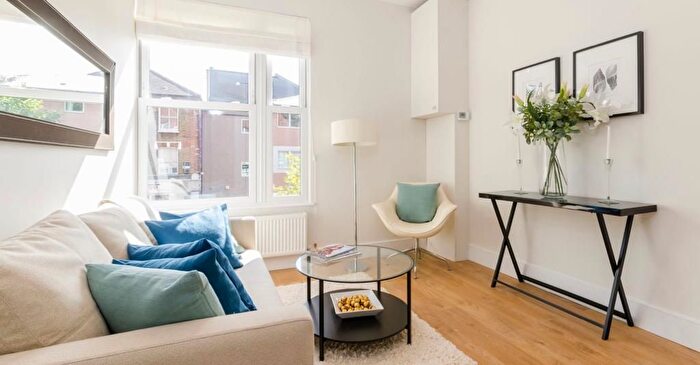 1 Bedroom Flat To Rent In Wandsworth Bridge Road, London, SW6