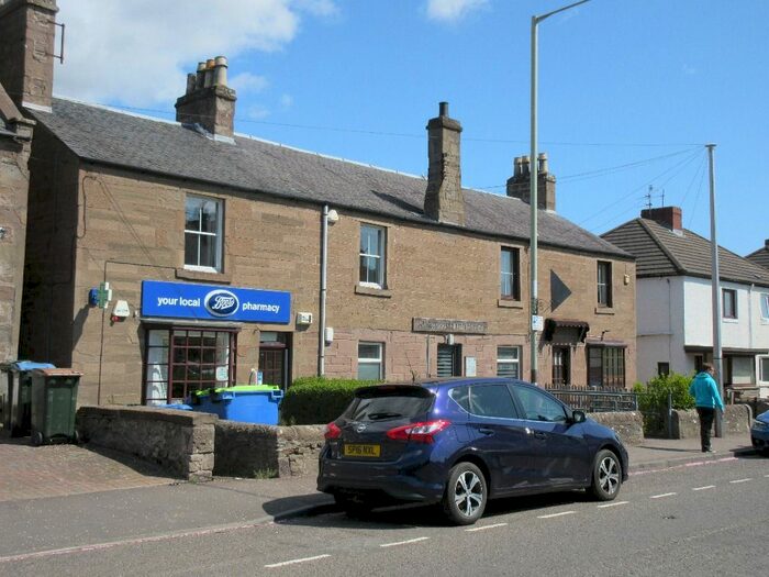 3 Bedroom Flat To Rent In Main Street, Invergowrie, Dundee DD2