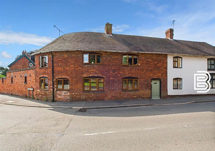 3 Bedroom Semi-Detached House For Sale In Church Street, Clifton Upon Dunsmore, Rugby, CV23