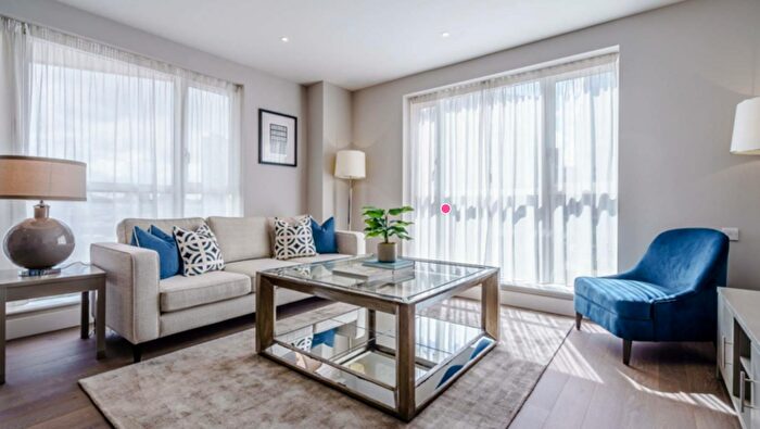 2 Bedroom Flat To Rent In Circus Apartments, Westferry Circus, London, E14