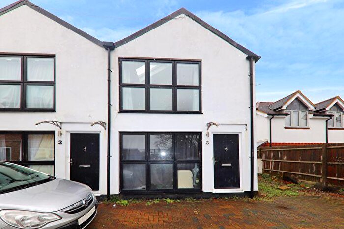 Flat To Rent In B High Street, Northwood, HA6