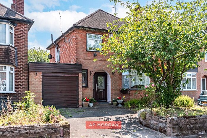 3 Bedroom Detached House For Sale In Kingsdown Road, Northfield, Birmingham, West Midlands, B31