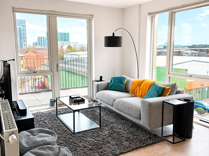2 Bedroom Flat For Sale In Botany Court, Parva Grove, Perivale, UB6