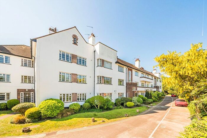 2 Bedroom Flat To Rent In Chertsey Road, St Margarets, TW1