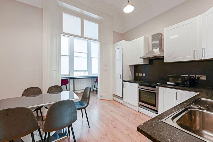 2 Bedroom Flat To Rent In Queens Gate, South Kensington, London, SW7