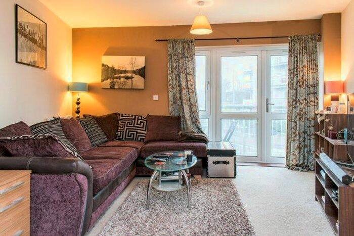 2 Bedroom Flat To Rent In Edmund Court, Basingstoke, RG24