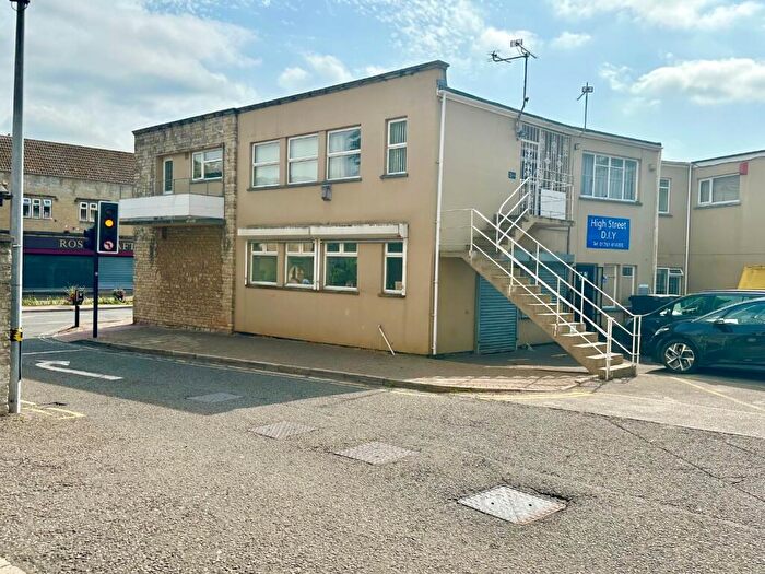 2 Bedroom Flat To Rent In High Street, Midsomer Norton, BA3