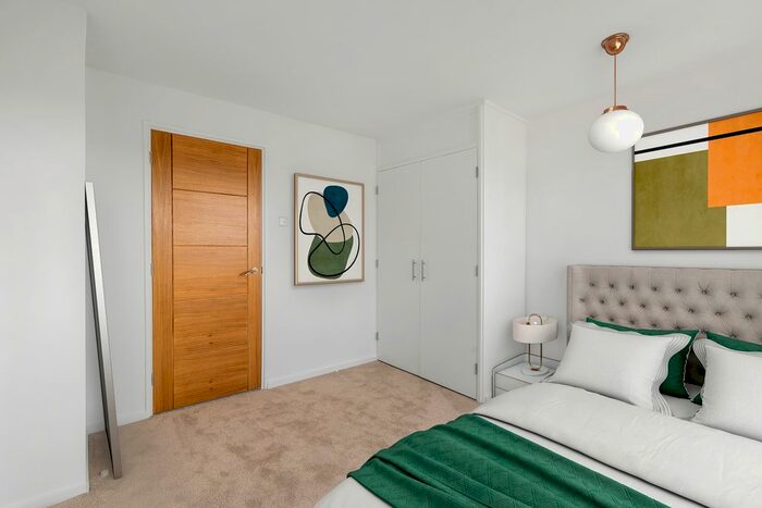 3 Bedroom End Of Terrace House For Sale In Cavalry Crescent, Windsor, SL4
