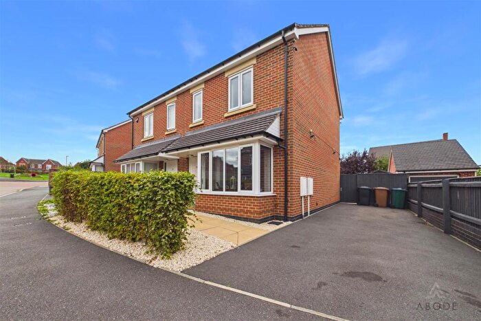 2 Bedroom Semi-Detached House For Sale In Headstock Drive, Castle Gresley, Swadlincote, DE11
