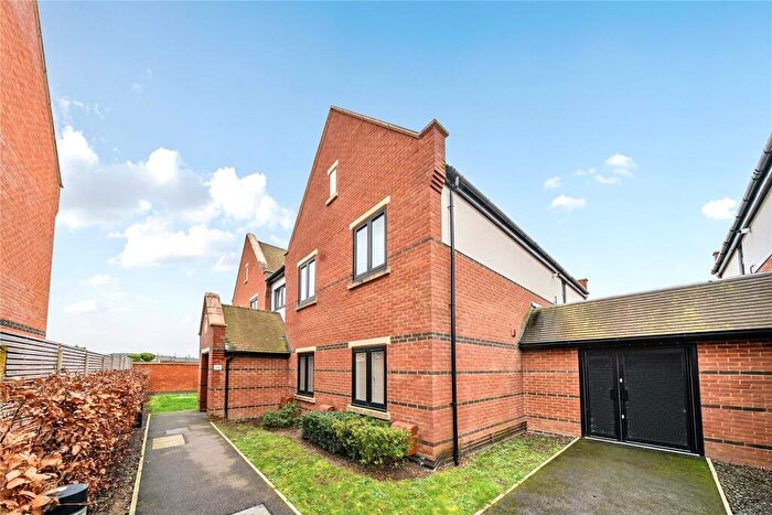 2 Bedroom Flat For Sale In Albertine Grove, West Wickham, BR4