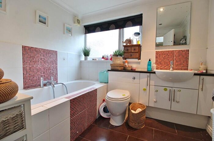 3 Bedroom Terraced House For Sale In Kingsley Road, Southsea, PO4