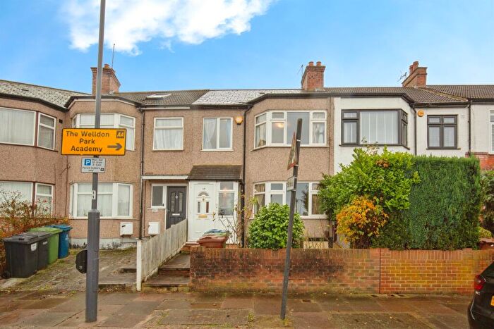 3 Bedroom Terraced House For Sale In Kingsley Road, Harrow, HA2