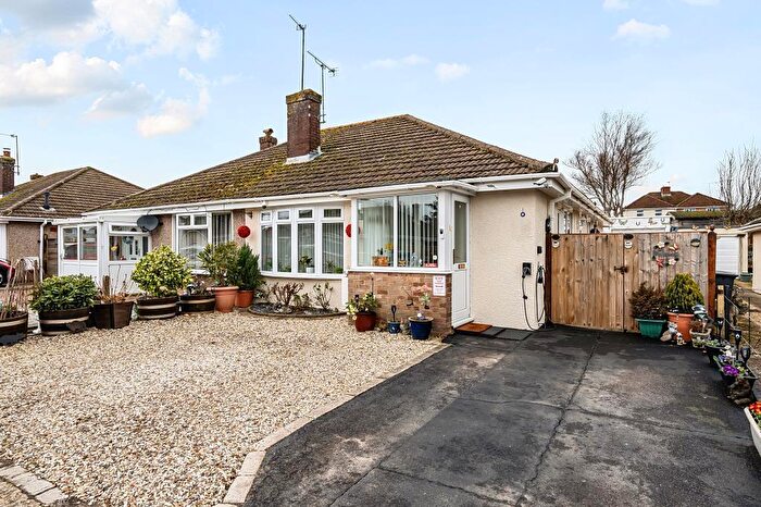 3 Bedroom Semi-Detached Bungalow For Sale In Barfield Road, Thatcham, RG18