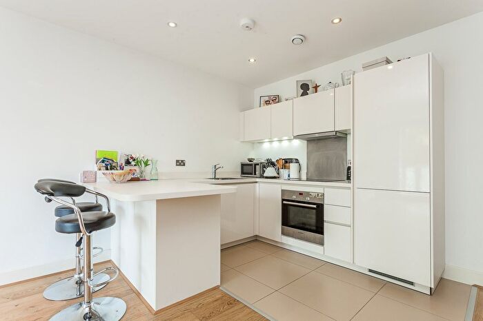 2 Bedroom Flat To Rent In Coombe Lane, London, SW20