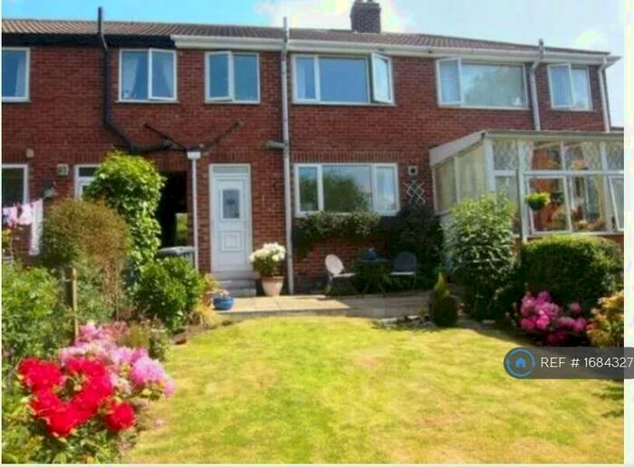 3 Bedroom Terraced House To Rent In Vesper Way, Leeds, LS5