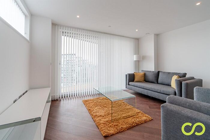 2 Bedroom Flat To Rent In Gateway Tower, Western Gateway, Royal Victoria, E16