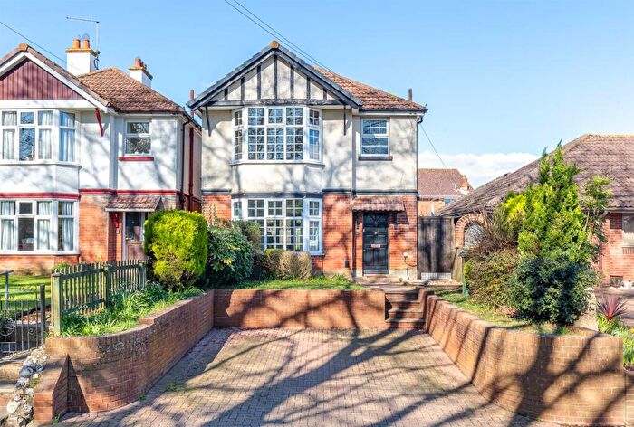 3 Bedroom House To Rent In Shide Road, Newport, PO30