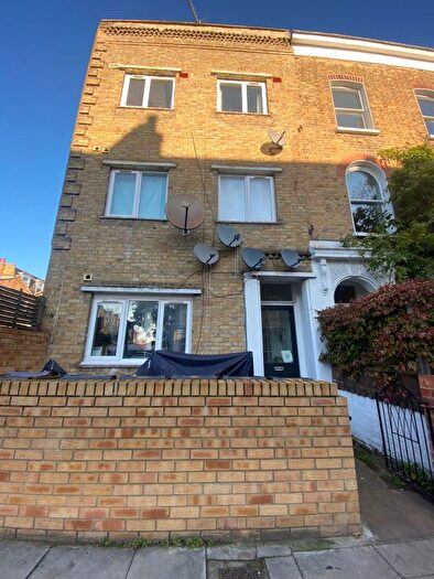 Studio To Rent In Studio Flat, Dunlace Road, Hackney, E5 - Photo 2