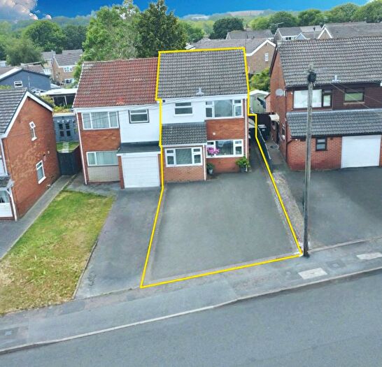 3 Bedroom Semi-Detached House For Sale In Sherbourne Avenue, Nuneaton, CV10