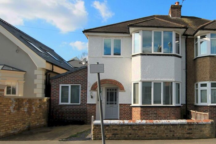 3 Bedroom Property To Rent In Grove Crescent, Kingston Upon Thames, KT1