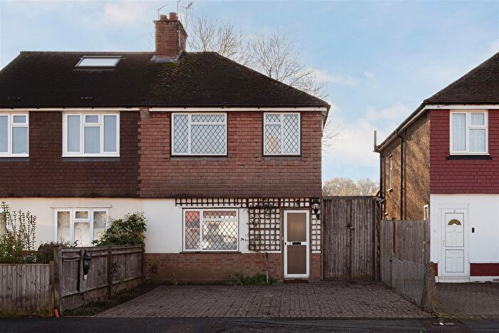 3 Bedroom Semi Detached House For Sale In Hanworth Road, Redhill, RH1