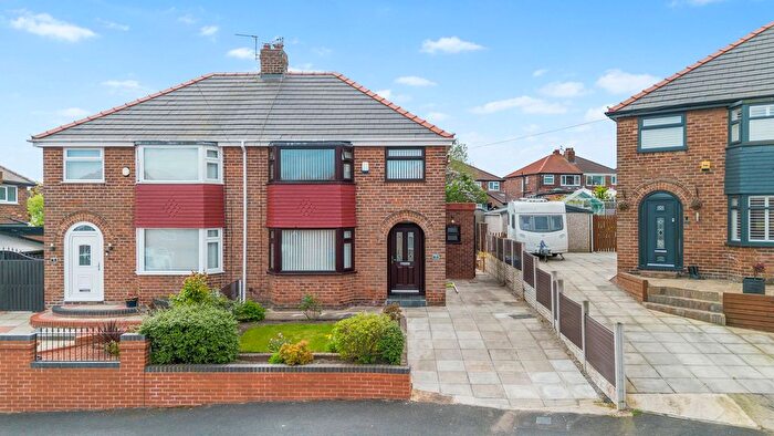 3 Bedroom Semi Detached House For Sale In Kingsley Crescent, Runcorn, WA7