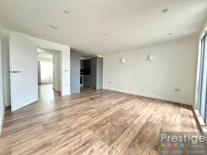 1 Bedroom Apartment To Rent In Brent Street, London, NW4