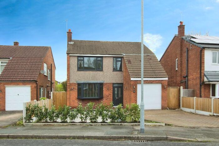 4 Bedroom Detached House To Rent In Amberley Road, Macclesfield, Cheshire, SK11