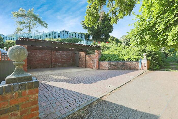 4 Bedroom Detached House For Sale In The Green, Ashorne, Warwick, CV35