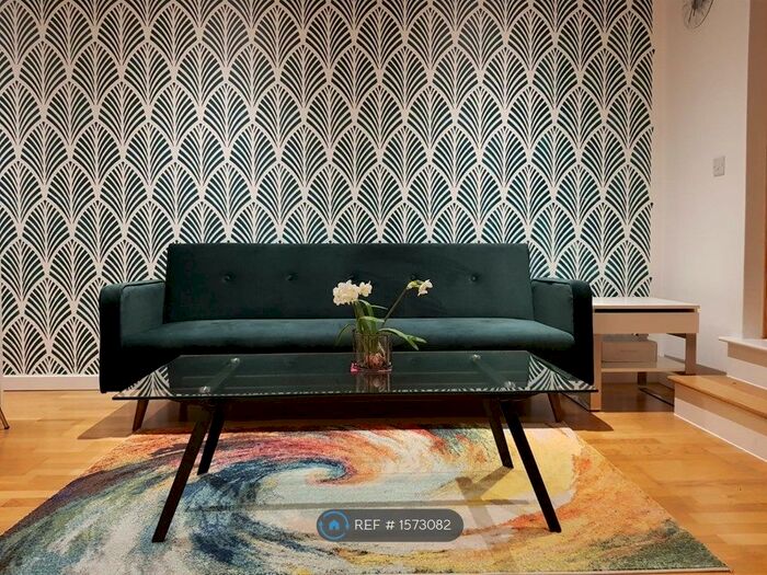 2 Bedroom Flat To Rent In Marsh Lane, Leeds, LS9