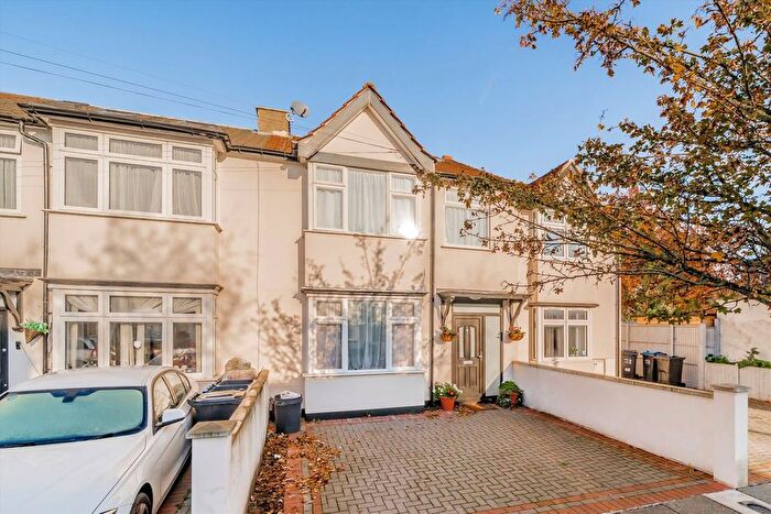 4 Bedroom Property For Sale In Colwood Gardens, Colliers Wood, SW19
