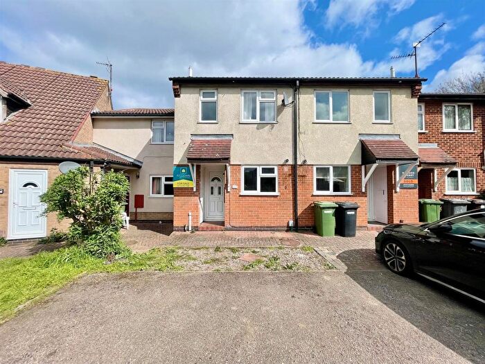 2 Bedroom Terraced House For Sale In Martinsbridge, Peterborough, PE1