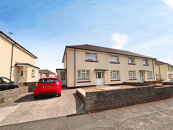 2 Bedroom Flat For Sale In Hill View, Bridgend, CF31
